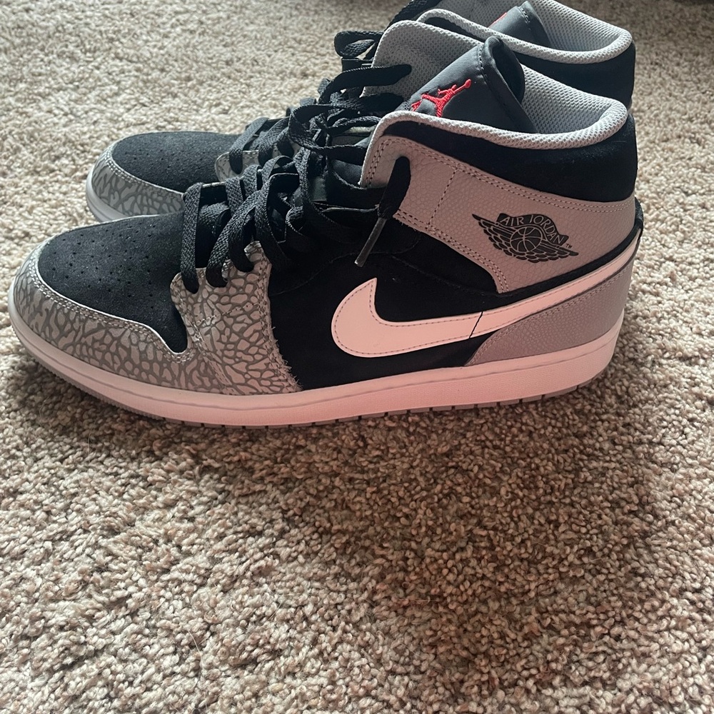 Jordan 1 mid elephant print,